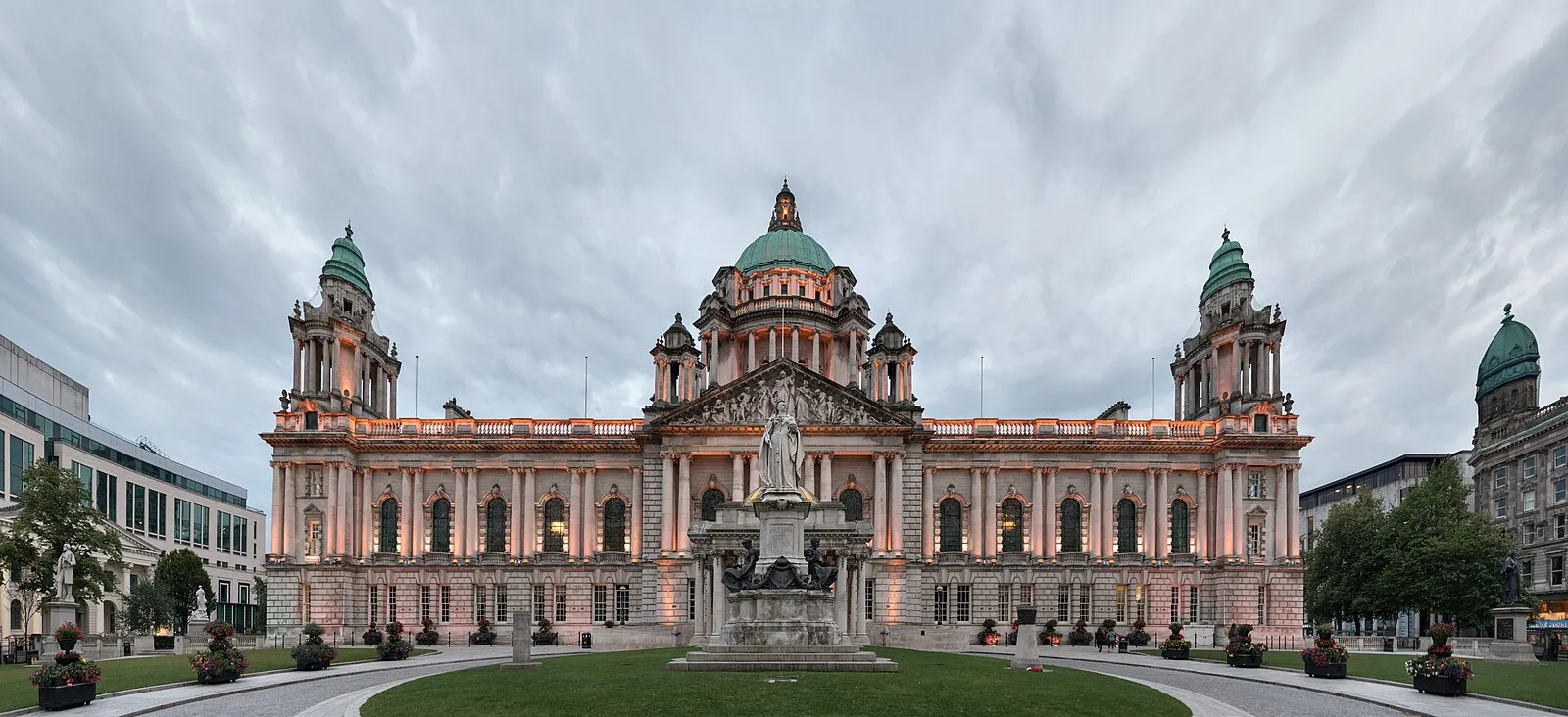 Belfast City Hall baroque revival building with green copper dome in Donegall Square