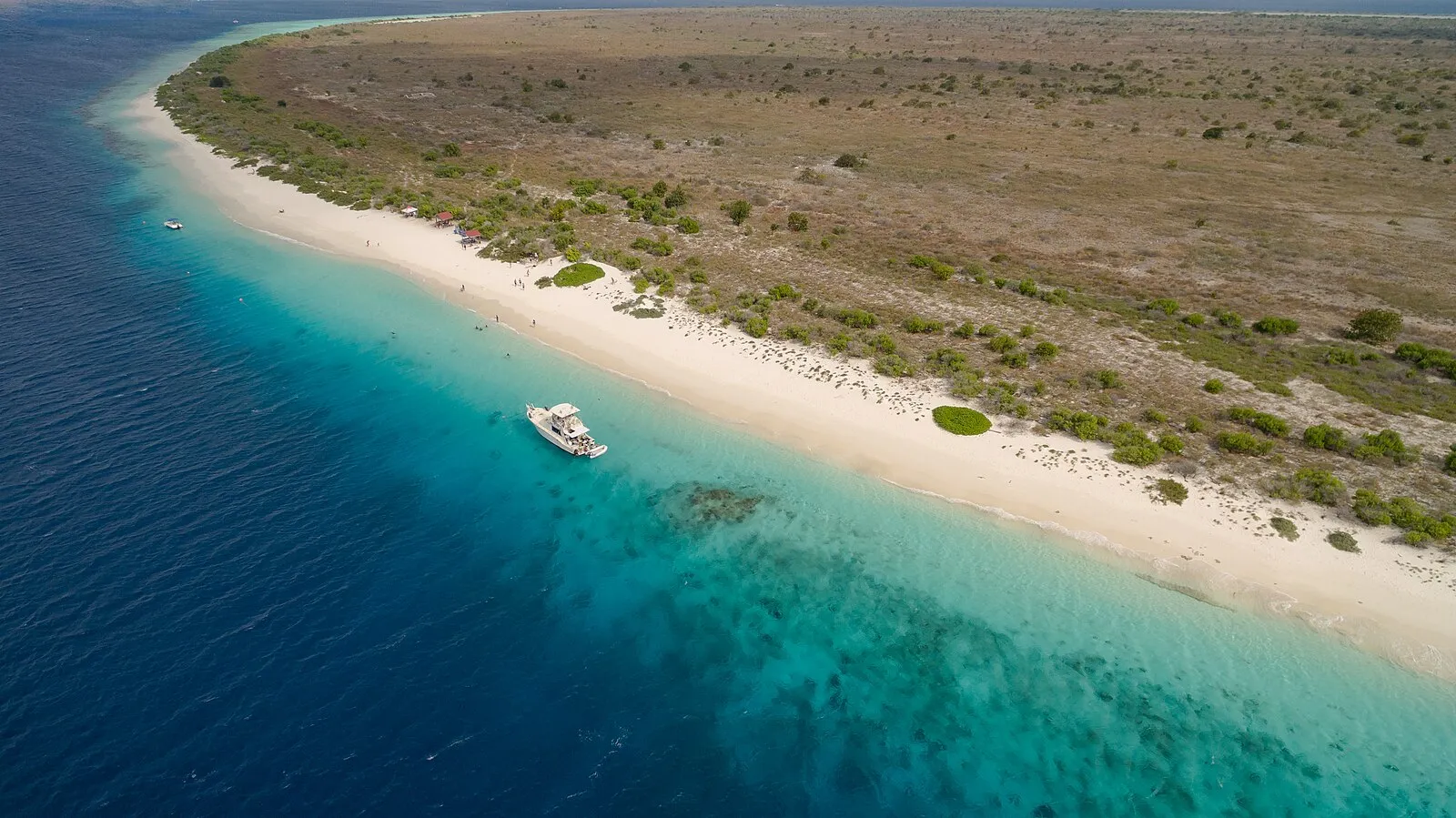 Aerial view of Klein Bonaire island with white sand beach and turquoise water