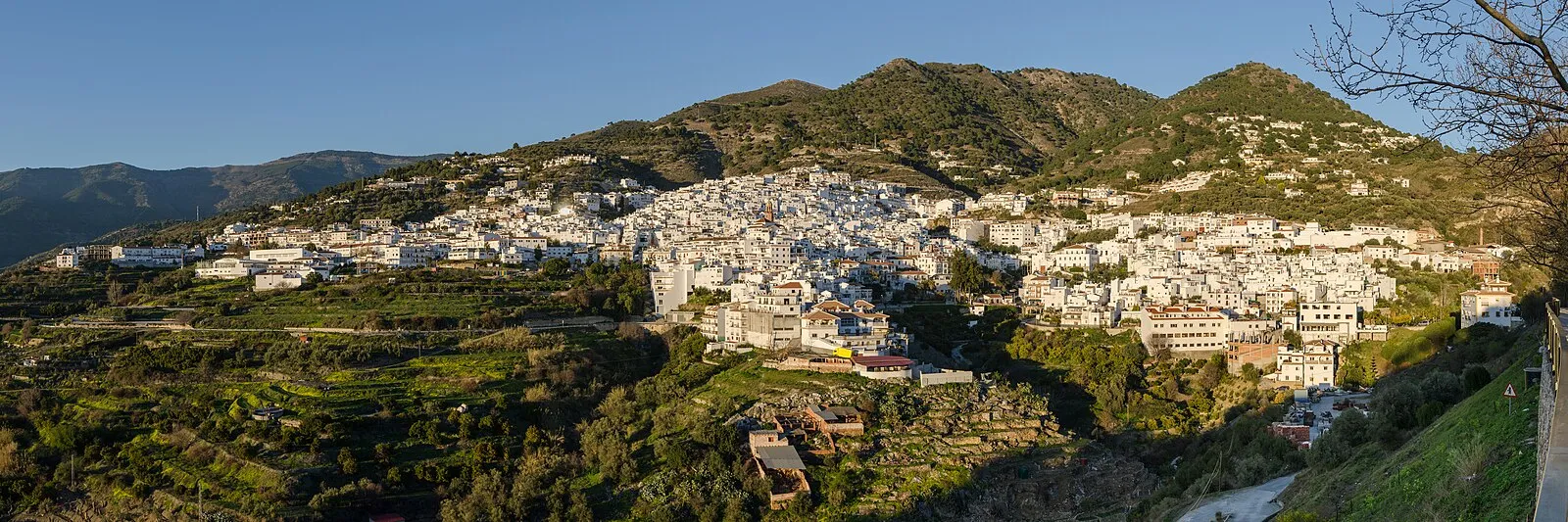 White hillside pueblo blanco village near Málaga