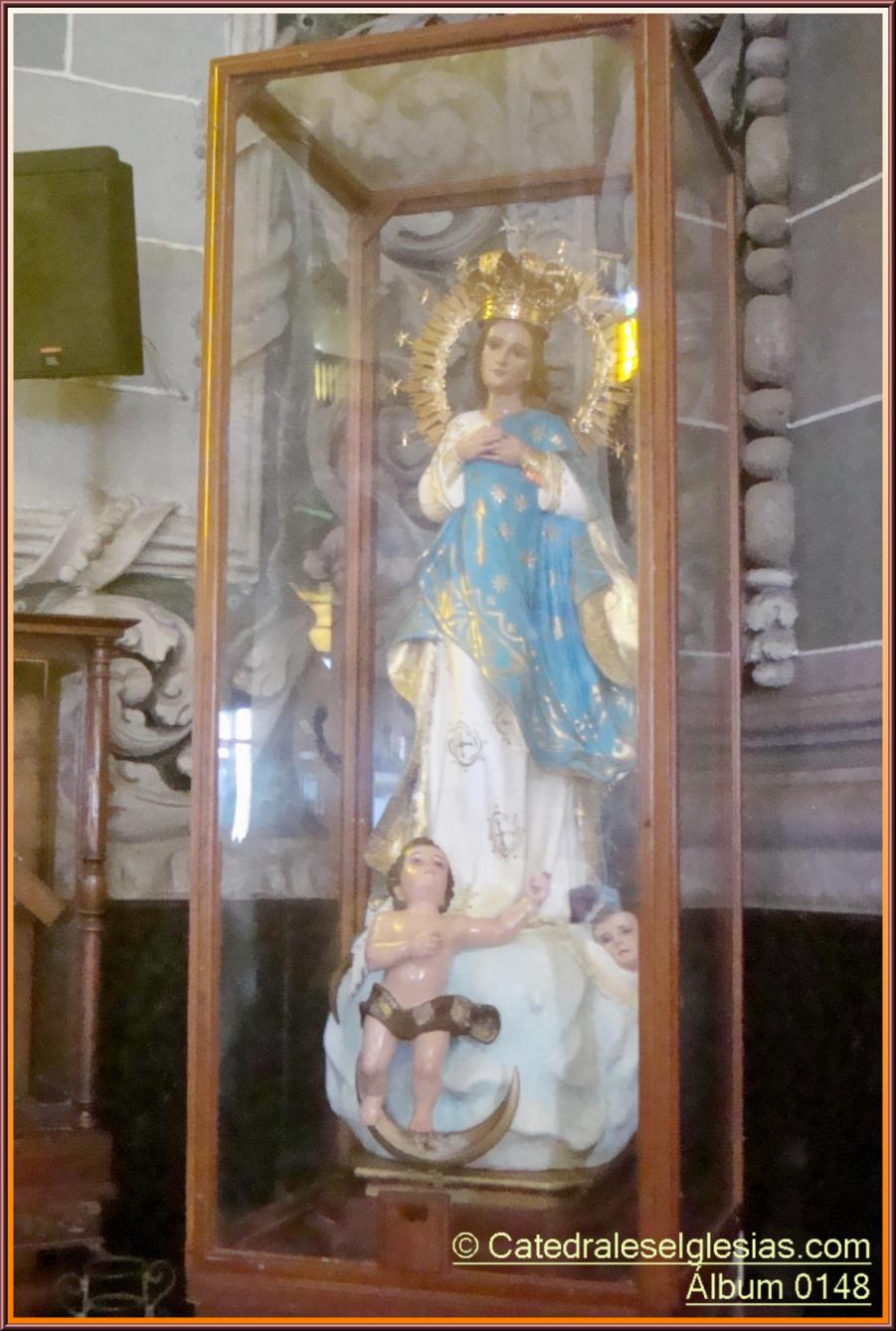 Pulmonia open-air taxi on the streets of Mazatlan