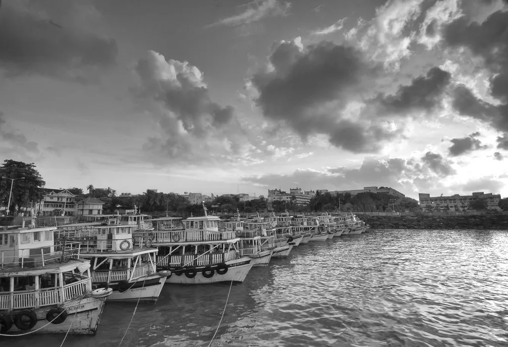 Local cuisine in Mumbai