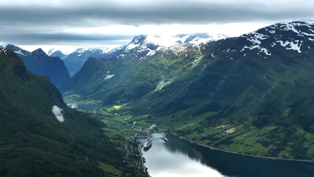 Street scene in Olden village