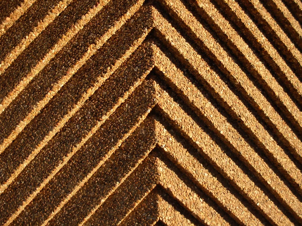 Norwegian rosemaling-inspired brick pattern on a building in Petersburg