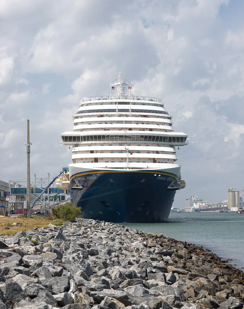 Street scene in Port Canaveral