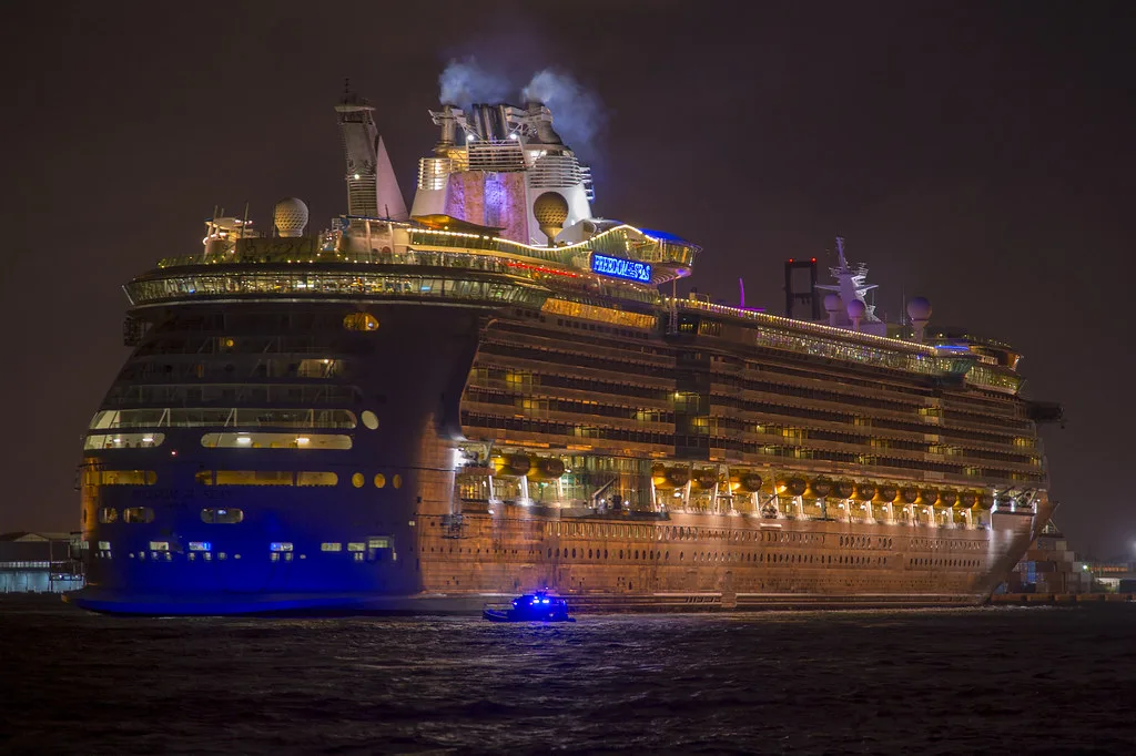 Street scene in Port Everglades