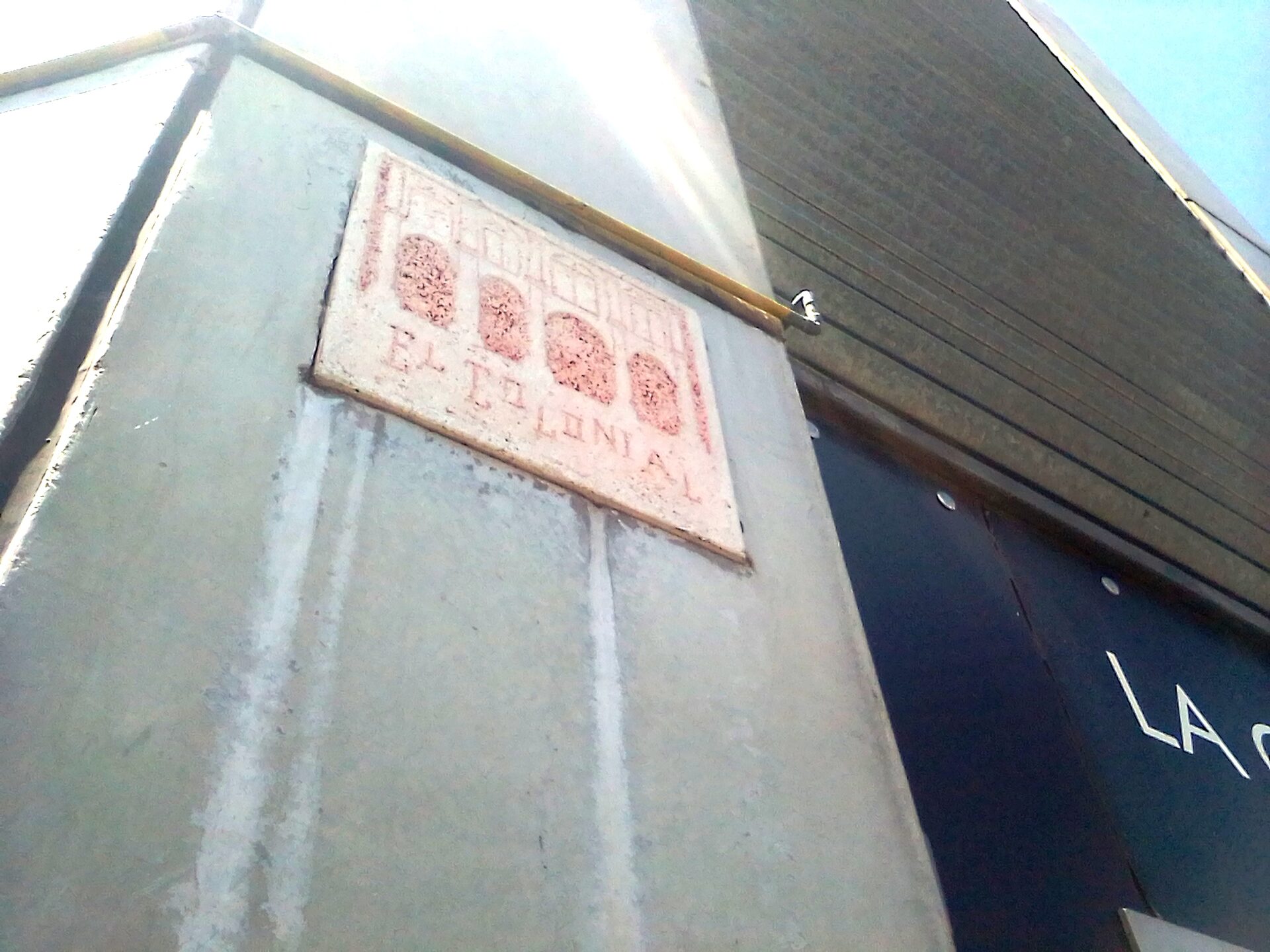 The massive El Castillo pyramid at Chichen Itza rising against clear blue Yucatan sky