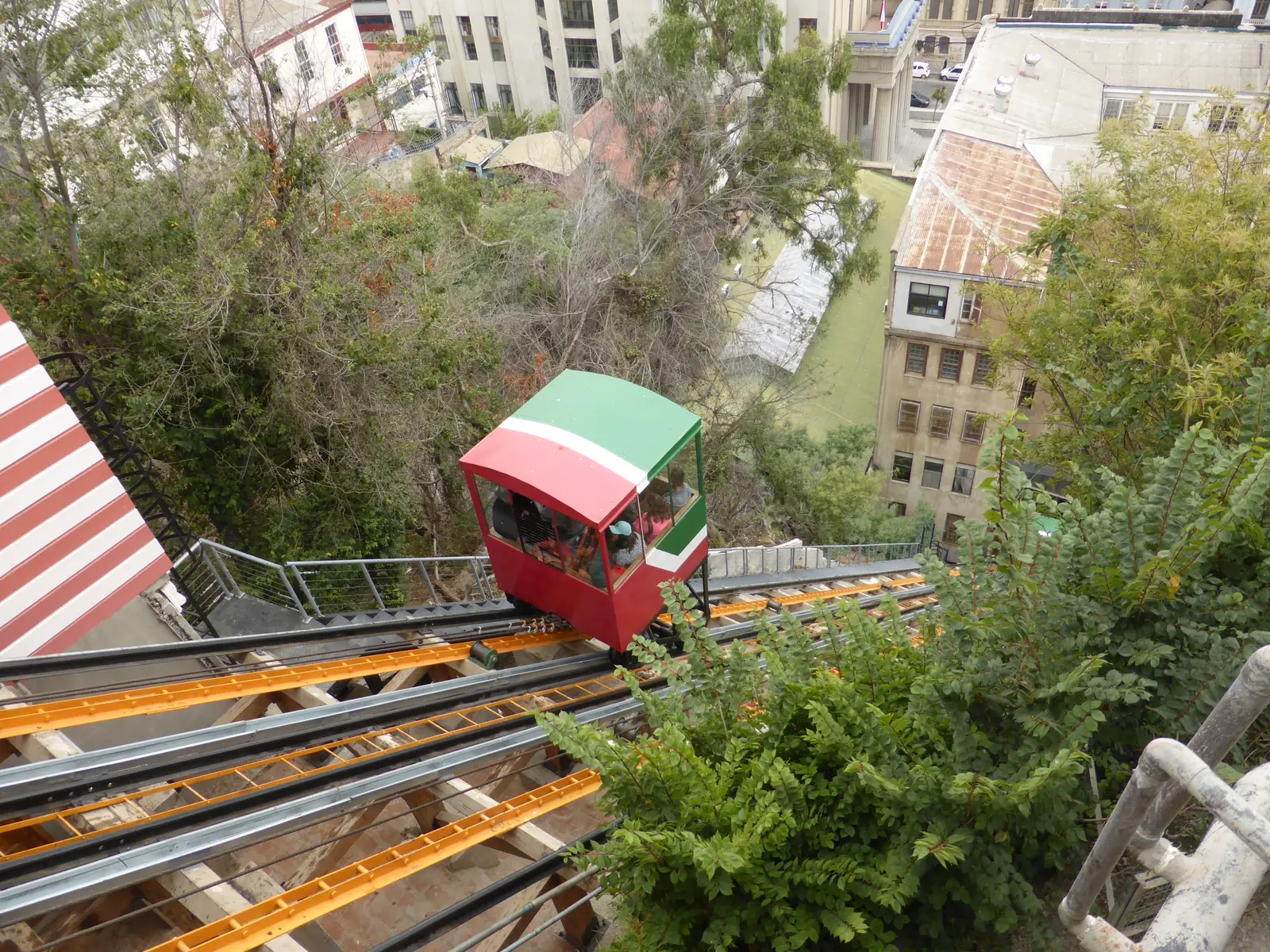 The Ascensor El Peral funicular carriage at its lower station in Valparaíso