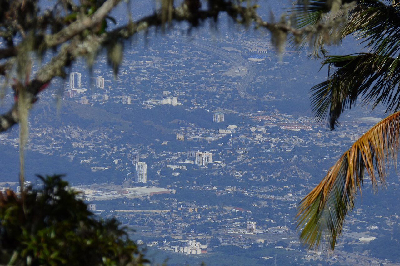 Panoramic view of Santa Marta from the Sierra Nevada foothills