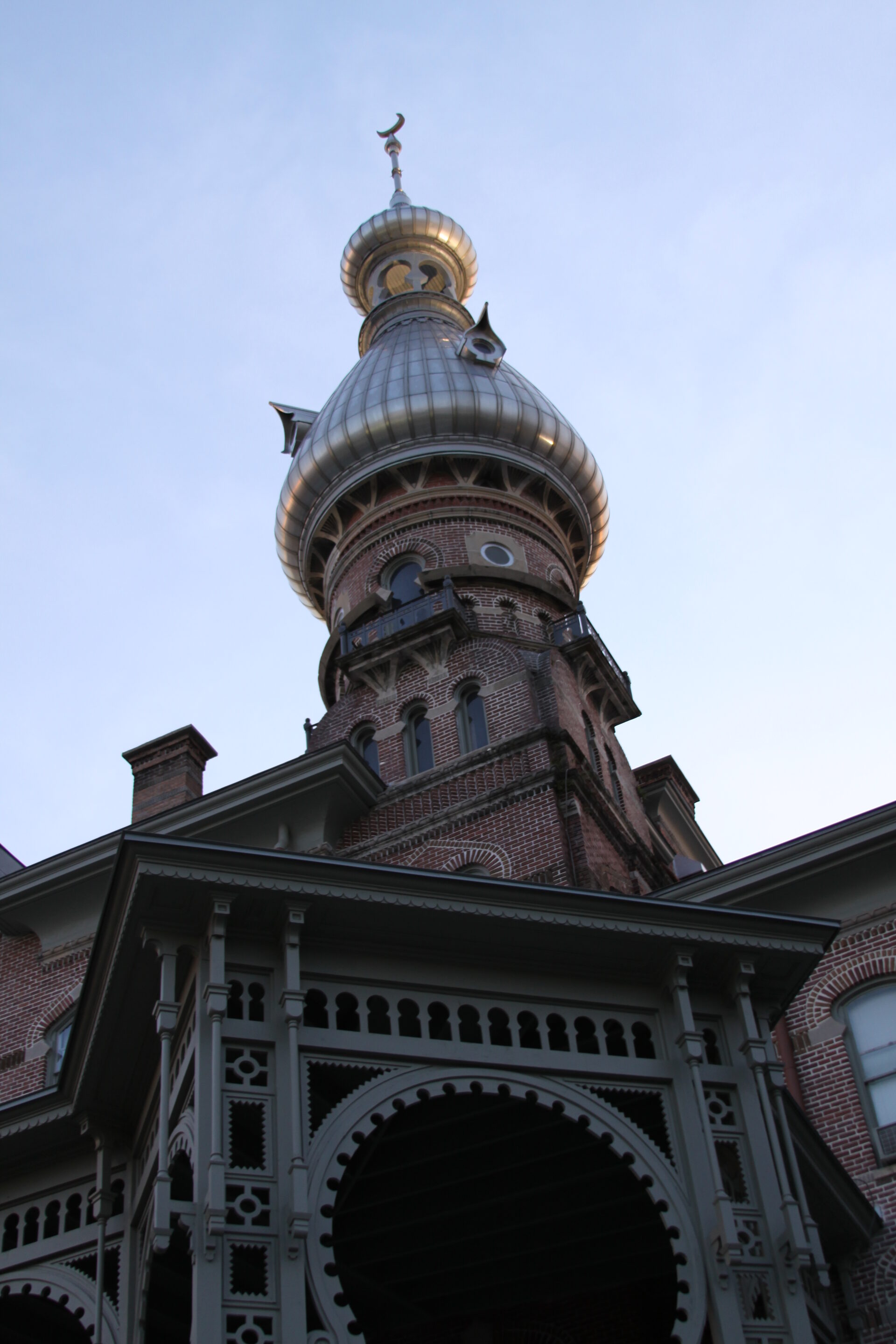 Florida Aquarium building on Tampa waterfront near cruise terminals
